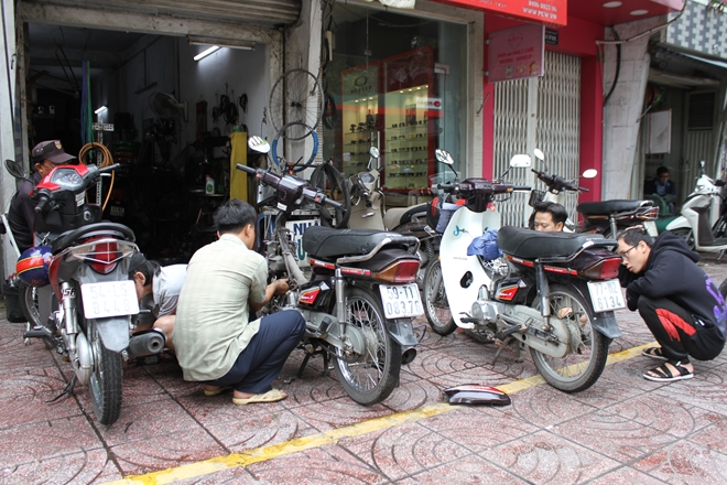 thợ sửa xe máy hoàng mai