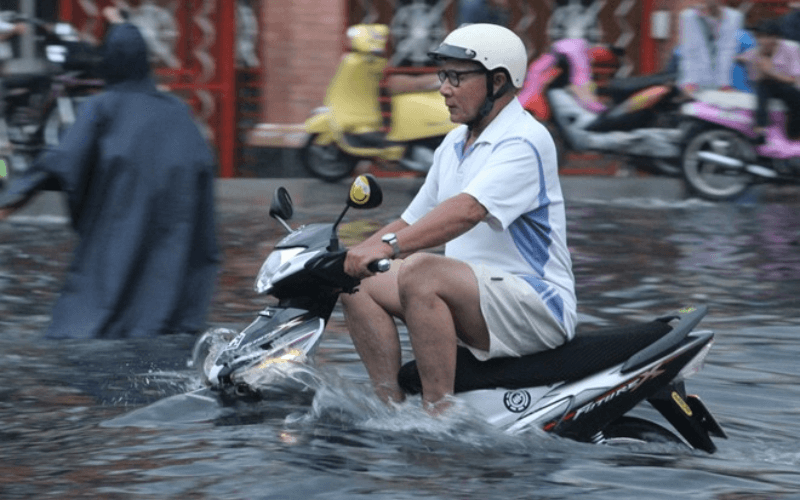 xe máy bị vào nước