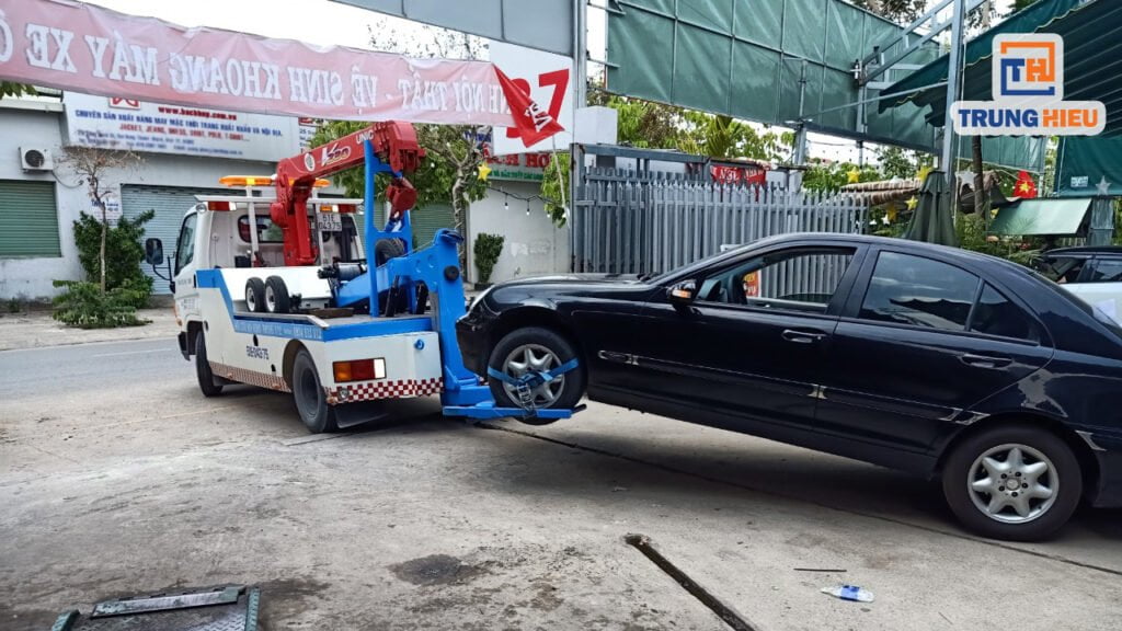 Dịch vụ cứu hộ lốp và ắc quy ô tô tại Nam Từ Liêm