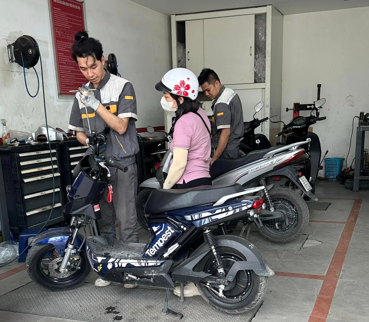 sửa xe đạp điện